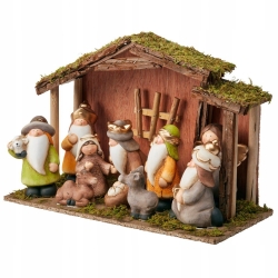 Szopka bożonarodzeniowa z drewna z 10-cioma figurk